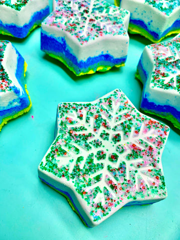 Sparkling snowflake bath bomb